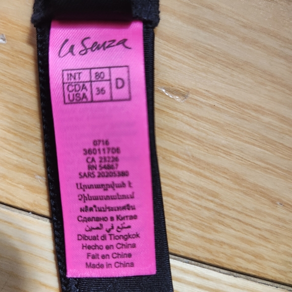 La Senza 36D Lacy Strappy Bra - Picture 4 of 5